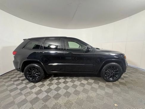 Certified 2018 Jeep Grand Cherokee Altitude AWD/4WD image 5