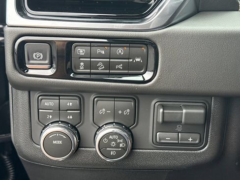 New 2026 GMC Yukon XL Elevation w/ Elevation Premium Package AWD/4WD image 20