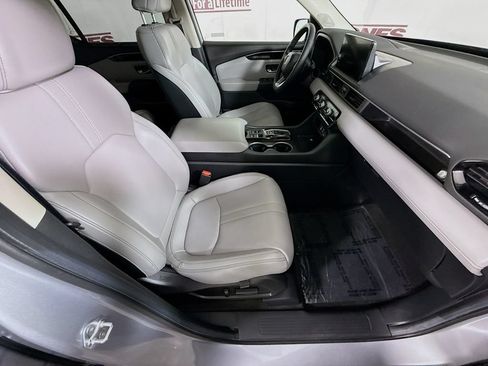 Used 2024 Honda Pilot Touring image 33