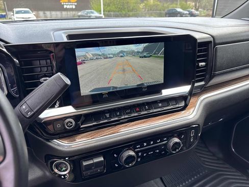 Used 2025 Chevrolet Silverado 2500 LT w/ Convenience Package image 18