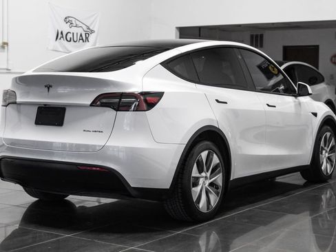 Used 2023 Tesla Model Y Long Range AWD/4WD image 10