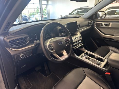 Certified 2022 Ford Explorer XLT w/ Equipment Group 202A image 26