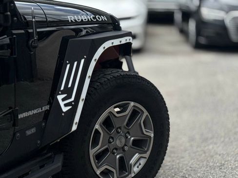 Used 2016 Jeep Wrangler Rubicon w/ Power Convenience Group image 8