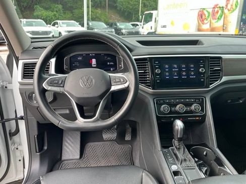 Used 2022 Volkswagen Atlas SE w/ Panoramic Sunroof Package FWD image 19