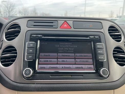 Used 2011 Volkswagen Tiguan 2WD image 17
