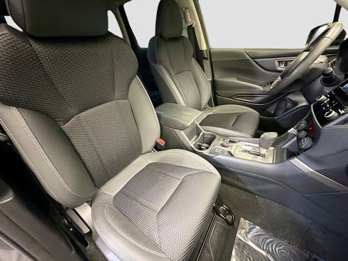 Used 2023 Subaru Forester Premium image 15