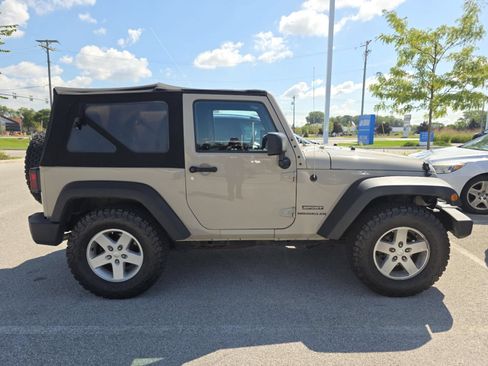 Used 2016 Jeep Wrangler Sport w/ Quick Order Package 23S AWD/4WD image 7