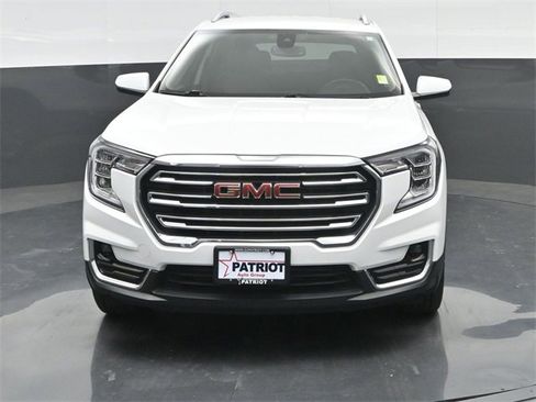 Used 2024 GMC Terrain SLT image 6
