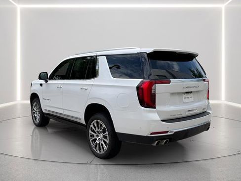 Used 2025 GMC Yukon Denali w/ Denali Reserve Package AWD/4WD image 3