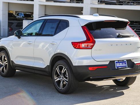 New 2026 Volvo XC40 B5 Core image 6
