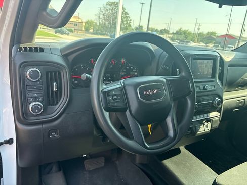 Used 2022 GMC Sierra 2500 Pro w/ Convenience Package AWD/4WD image 11