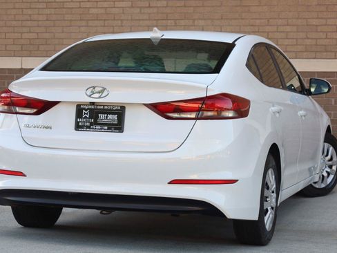 Used 2017 Hyundai Elantra SE FWD image 11