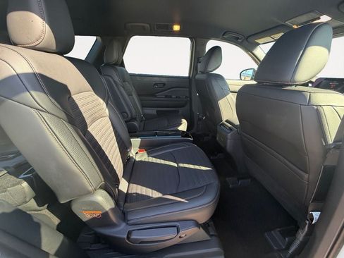 Used 2024 Nissan Pathfinder Rock Creek AWD/4WD image 23
