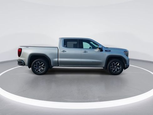 Used 2022 GMC Sierra 1500 SLT AWD/4WD image 9