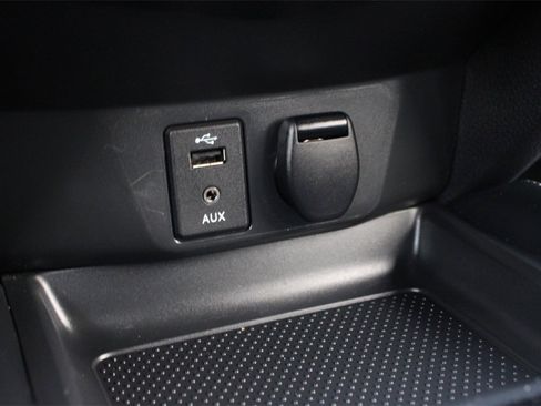 Used 2018 Nissan Rogue Sport SL w/ SL Premium Package image 32