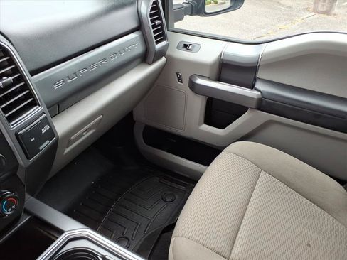 Used 2019 Ford F250 XLT w/ XLT Premium Package AWD/4WD image 37