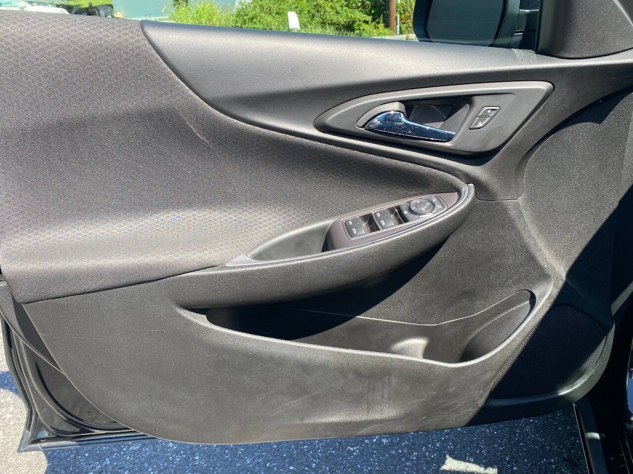 Used 2019 Chevrolet Malibu Hybrid FWD image 11