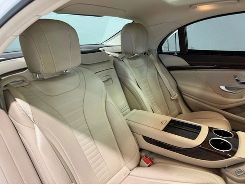 Used 2019 Mercedes-Benz S 560 Sedan image 29