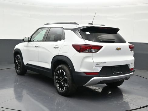 Used 2021 Chevrolet TrailBlazer LT w/ Convenience Package image 3