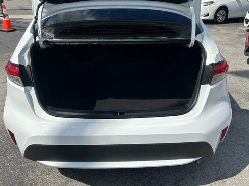 Used 2022 Toyota Corolla LE image 8