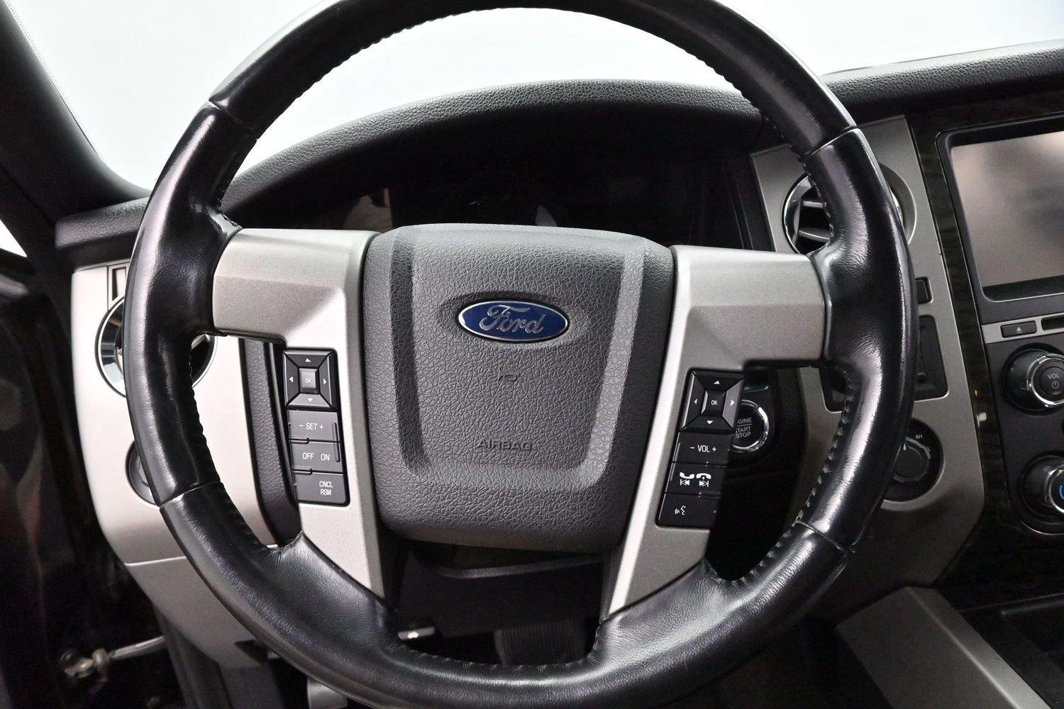 Used 2015 Ford Expedition Limited w/ Equipment Group 301A AWD/4WD image 19