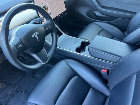 Used 2018 Tesla Model 3 Long Range RWD image 10
