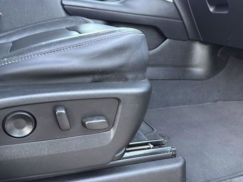 Used 2021 Chevrolet Tahoe LT w/ LT Signature Package image 22