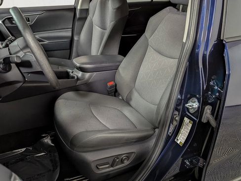 Certified 2025 Toyota RAV4 XLE image 17