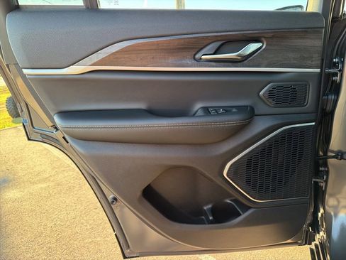 New 2026 Jeep Grand Cherokee Limited w/ Limited Altitude Package RWD image 18