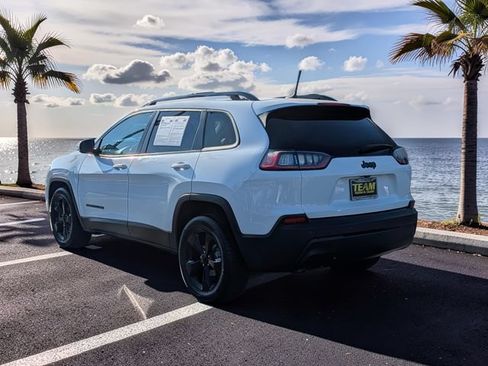Used 2021 Jeep Cherokee Latitude Plus FWD image 7