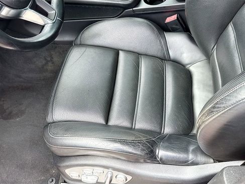 Used 2018 Porsche Macan Turbo w/ Premium Package Plus image 21