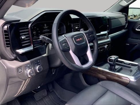 Used 2025 GMC Sierra 1500 Elevation w/ Elevation Premium Package AWD/4WD image 18