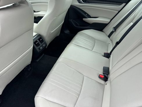 Used 2022 Honda Accord EX-L image 11