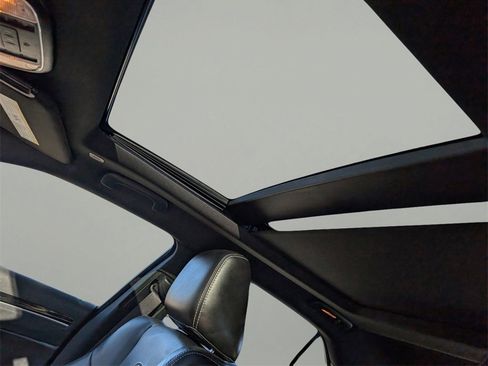 Used 2022 Chrysler 300 S image 12