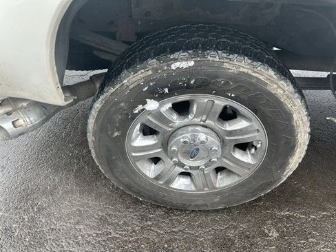 Used 2016 Ford F250 Lariat w/ Chrome Package image 12