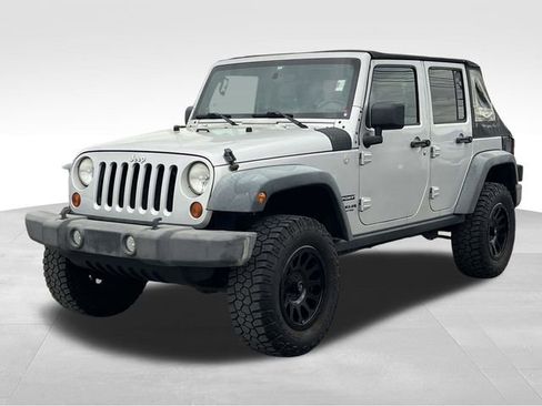 Used 2010 Jeep Wrangler Unlimited Sport image 3