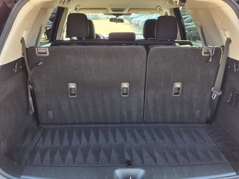 Used 2025 Nissan Pathfinder SV image 13