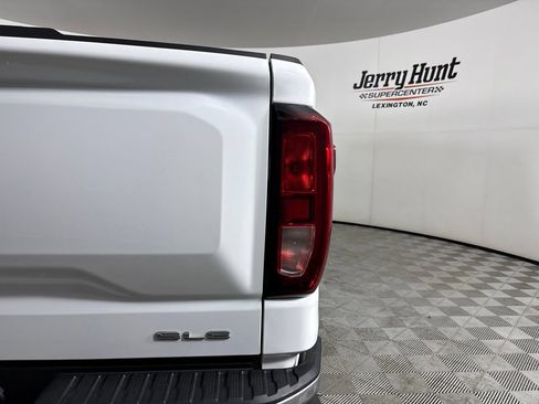 Used 2023 GMC Sierra 1500 SLE AWD/4WD image 31
