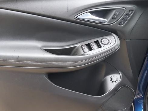 Used 2022 Buick Encore GX Essence FWD image 12
