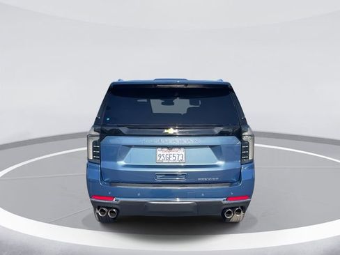 Used 2025 Chevrolet Suburban Premier image 6