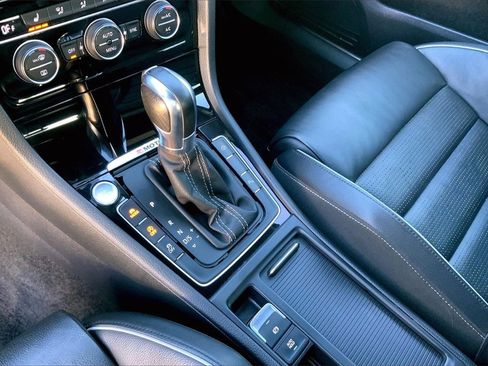 Used 2019 Volkswagen Golf R 4-Door image 15