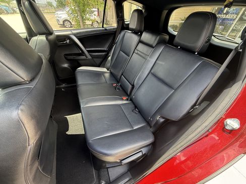 Used 2018 Toyota RAV4 SE AWD/4WD image 10