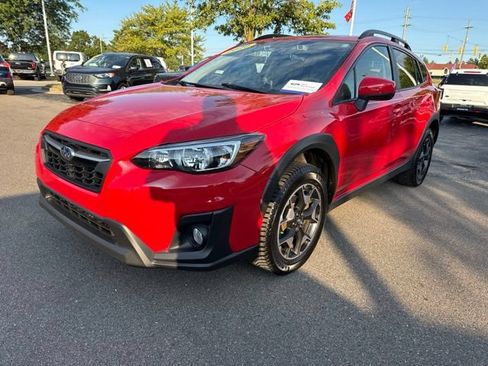 Used 2020 Subaru Crosstrek 2.0i Premium w/ Moonroof Package 1 AWD/4WD image 2