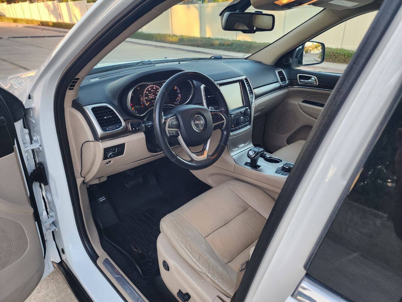 Used 2015 Jeep Grand Cherokee Limited AWD/4WD image 15