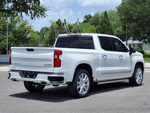 Certified 2023 Chevrolet Silverado 1500 High Country w/ Technology Package AWD/4WD image 4