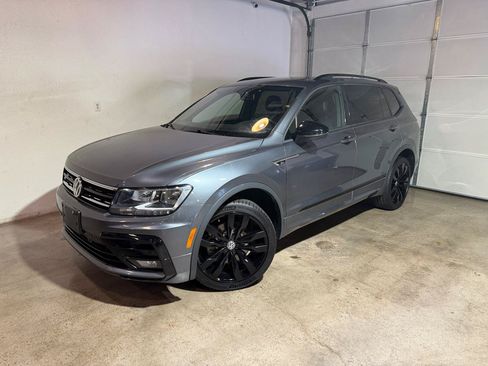 Used 2020 Volkswagen Tiguan SE R-Line w/ 3rd Row Seat Package AWD/4WD image 1