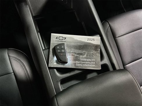 Used 2025 Chevrolet Silverado EV W/T image 34