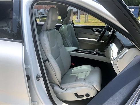 Certified 2026 Volvo XC60 B5 Ultra AWD/4WD image 10