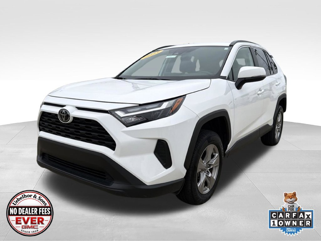 Used 2025 Toyota RAV4 XLE FWD image 14