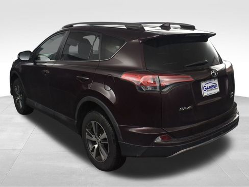 Used 2018 Toyota RAV4 XLE image 5
